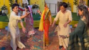 Rajpal Yadav Dances His Heart Out After Coming Out Of The Jail; Video Goes Viral Rajpal Yadav Dances His Heart Out After Coming Out Of The Jail; Video Goes Viral